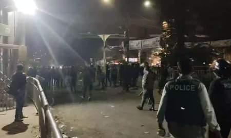 এবার দফায় দফায় সংঘর্ষ শাহবাগে, আন্দোলনকারী–পুলিশ মুখোমুখি