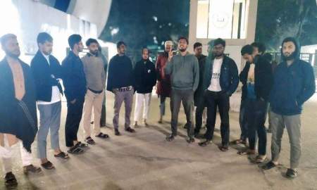 ইনকিলাব মঞ্চ কর্মীদের ওপর পুলিশের হামলার প্রতিবাদে কুবিতে বিক্ষোভ