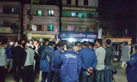 হাদি হত্যার বিচার দাবিতে চাঁদপুরে ছাত্র-জনতার বিক্ষোভ মিছিল