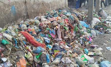 রাস্তার পাশে ময়লার স্তুপ: স্বাস্থ্যঝুঁকিতে টঙ্গীর লাখো মানুষ