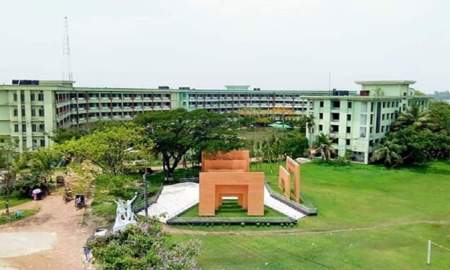 বিশ্ববিদ্যালয় শিক্ষিকার বিরুদ্ধে টাকা চুরির অভিযোগ