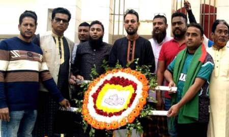 বেনাপোলে ভাষাশহীদদের প্রতি শ্রমিকদের শ্রদ্ধাঞ্জলি