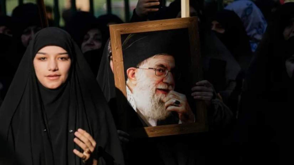 আয়াতুল্লাহ আলী খামেনির মৃত্যুতে ইরানে ৪০ দিনের রাষ্ট্রীয় শোক