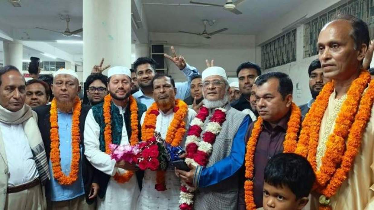 কক্সবাজার জেলা আইনজীবী সমিতির নির্বাচনে জয়ী প্রার্থীরা