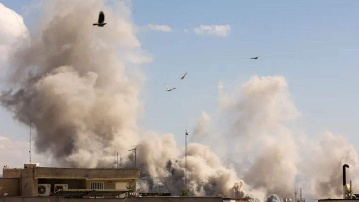 ইরানের বেশ কয়েকটি গুরুত্বপূর্ণ স্থাপনায় হামলা চালিয়েছে যুক্তরাষ্ট