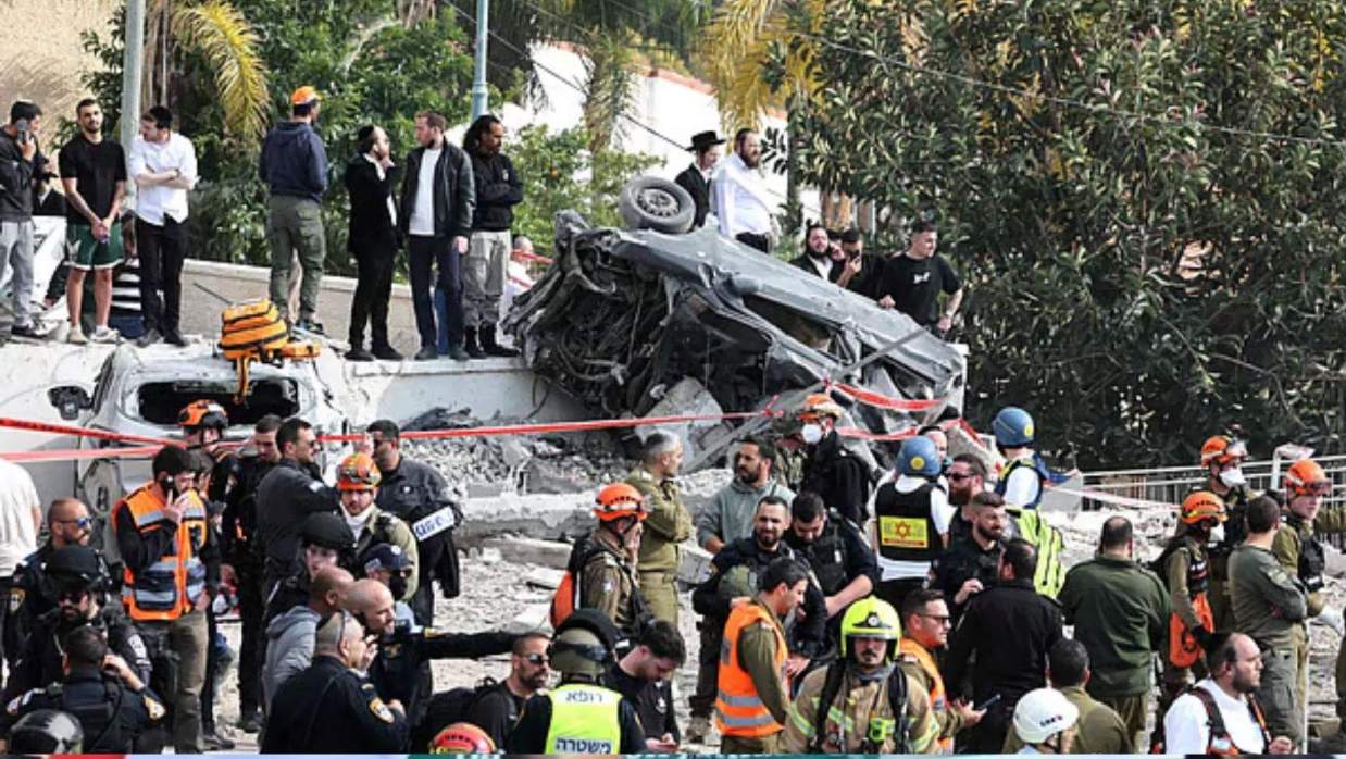 ইরানের হামলায় ইসরায়েলে ৮ জন নিহত