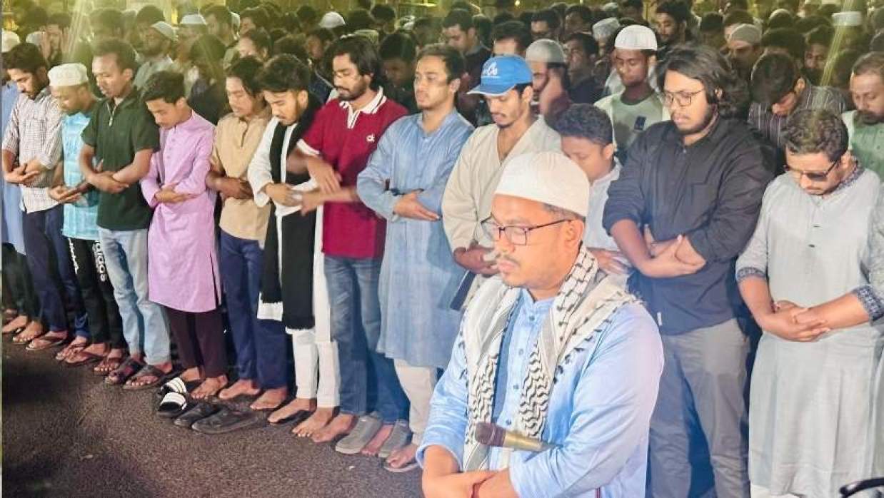 খামেনির গায়েবানা জানাজা