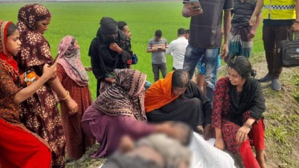 মরদেহ ঘিরে স্বজনদের আহাজারি