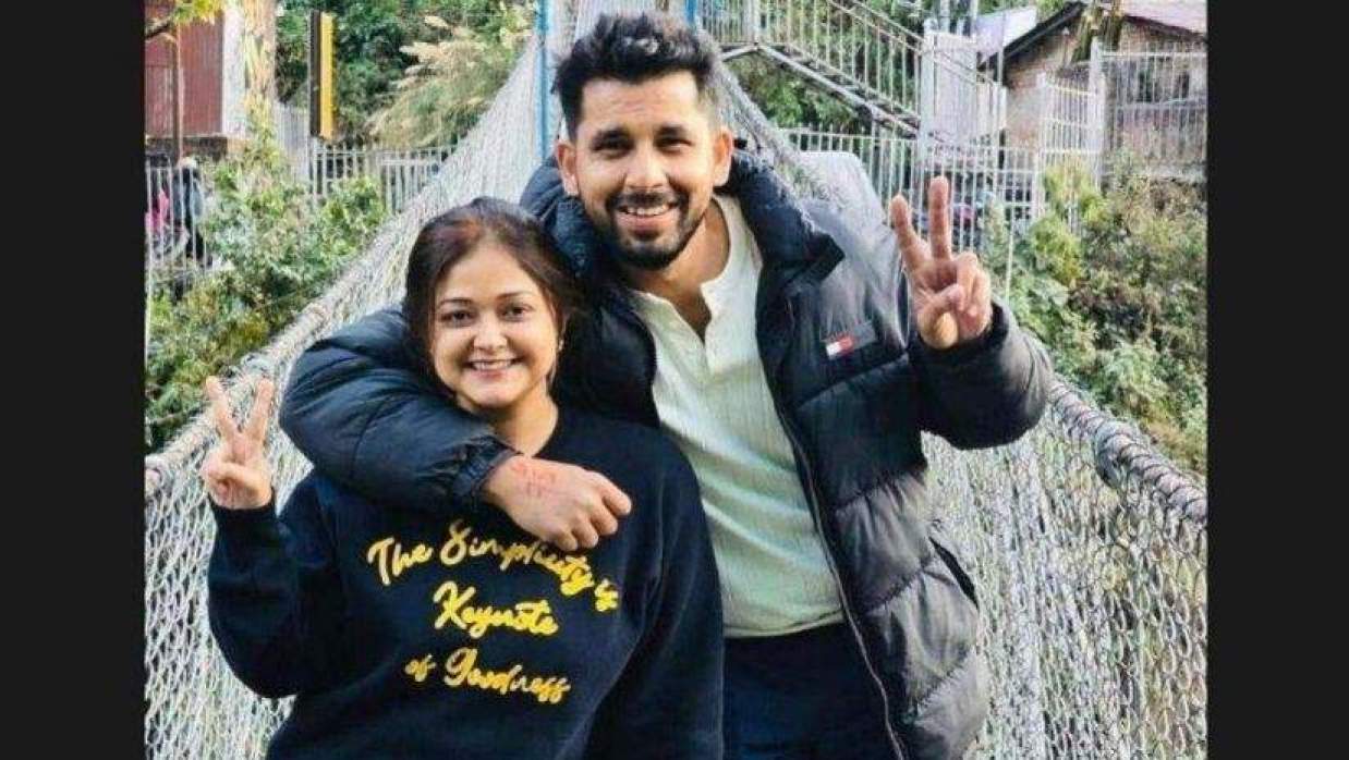 জাহের আলভী ও তার স্ত্রী ইভনাথ খান ইকরা