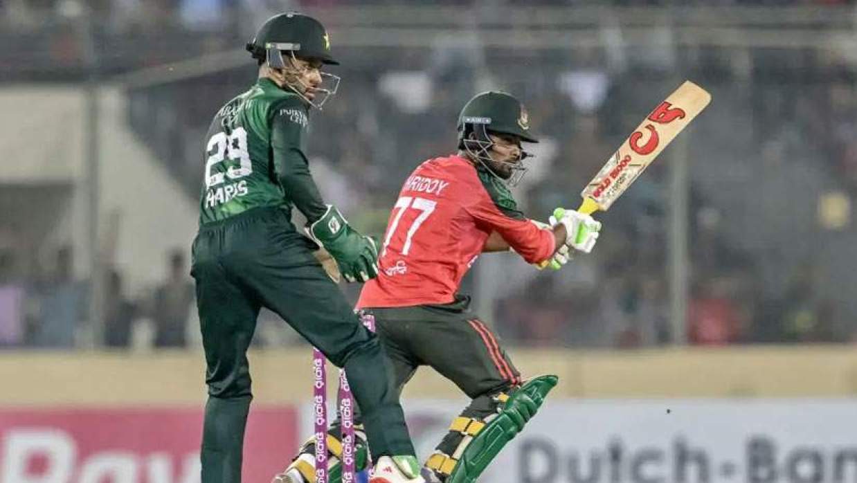 বাংলাদেশ-পাকিস্তান ম্যাচ   