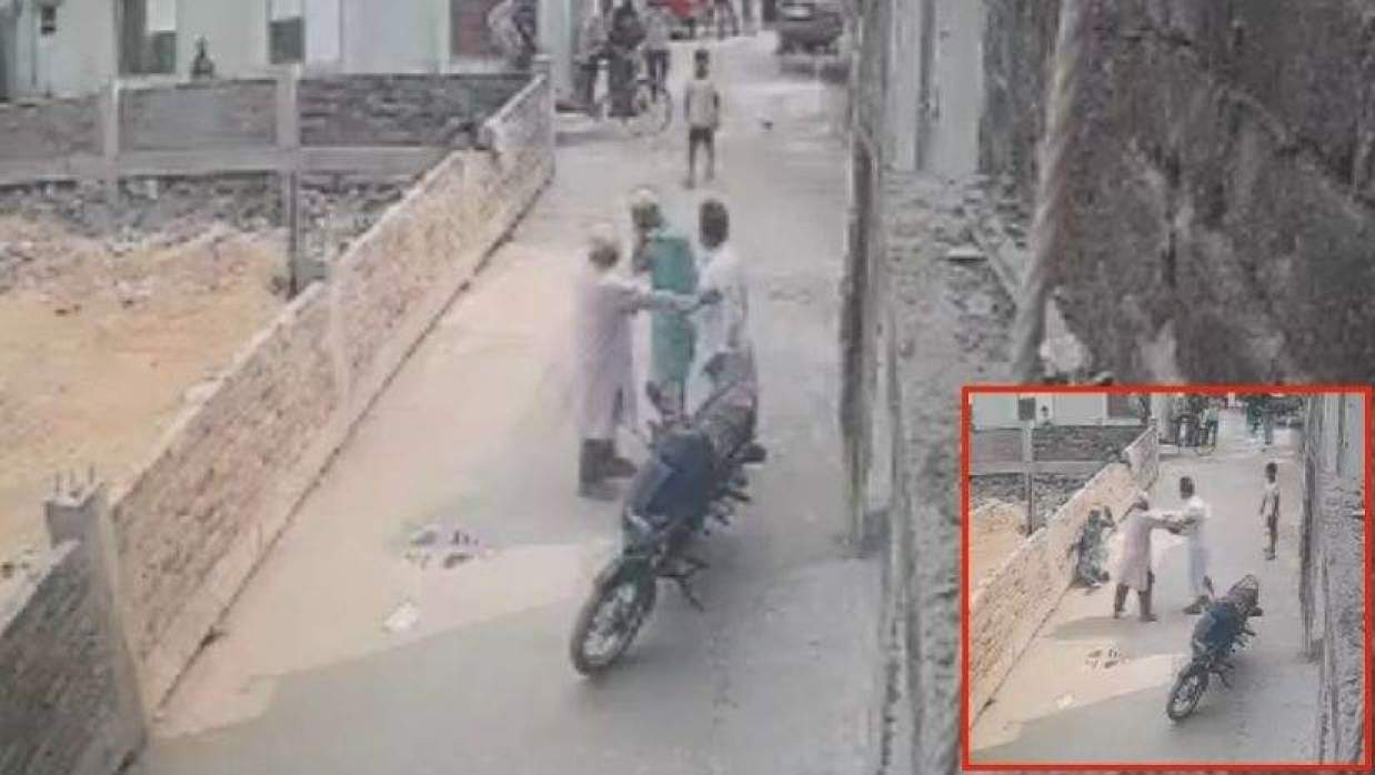 সিসিটিভি ফুটেজ থেকে সংগৃহীত