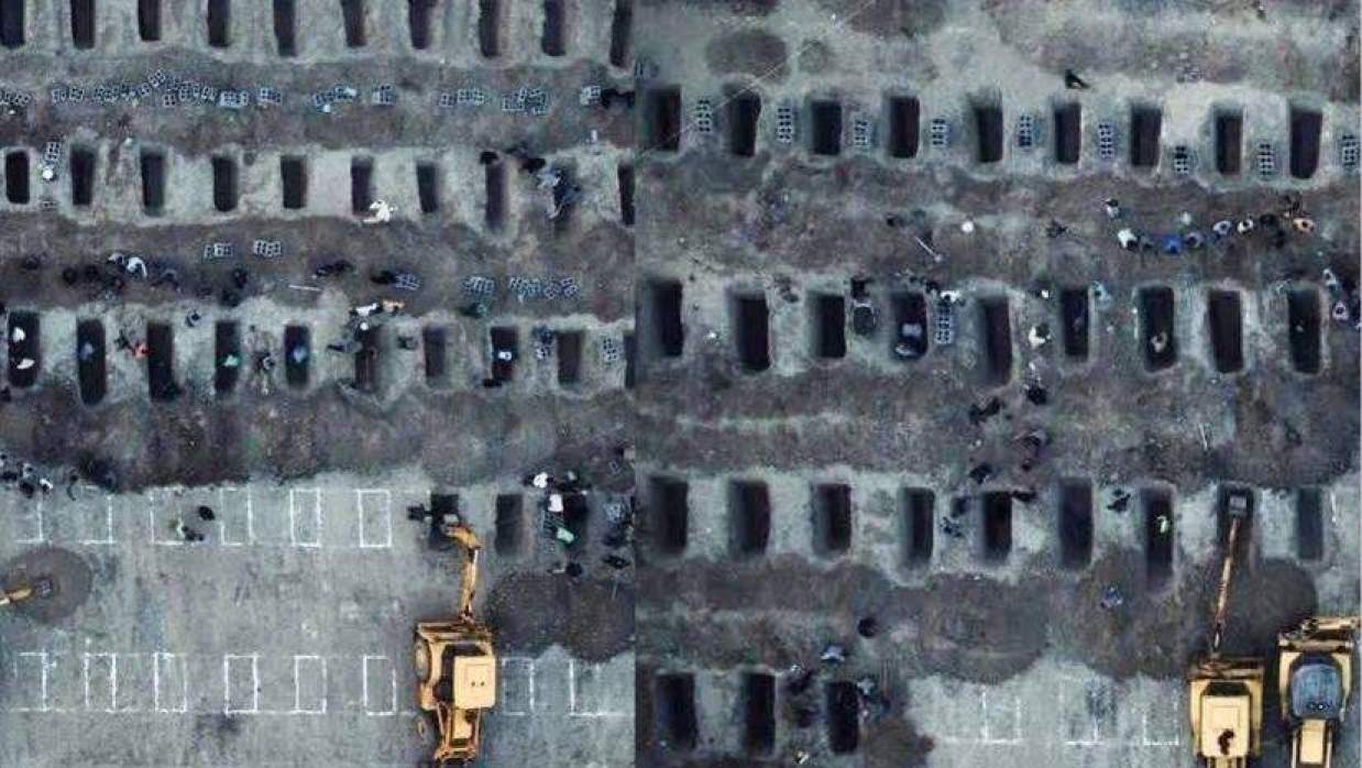 গণকবরের ছবি প্রকাশ করেছেন ইরানের পররাষ্ট্রমন্ত্রী