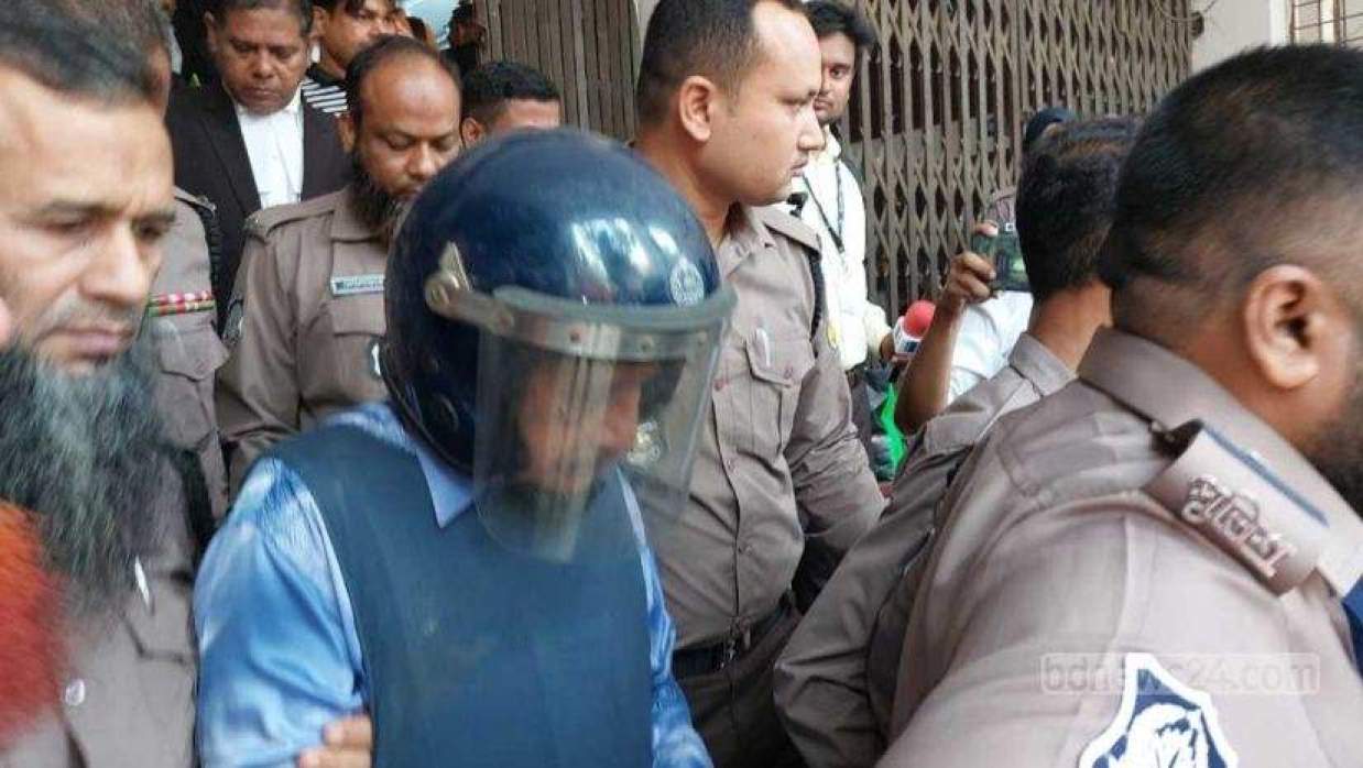 আদালতে তুলা হচ্ছে কাজী জাফরউল্লাহকে