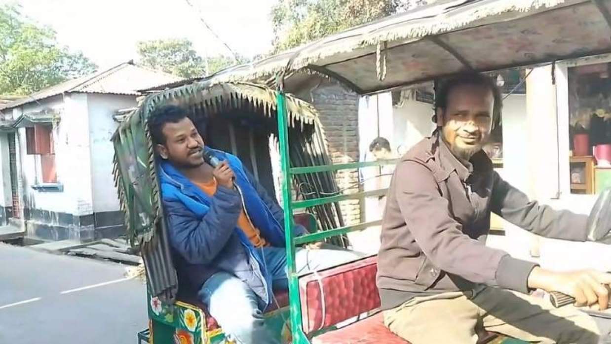 মাদক ছাড়ার ঘোষণা দিয়ে নিজেই মাইকিং করলেন যুবক