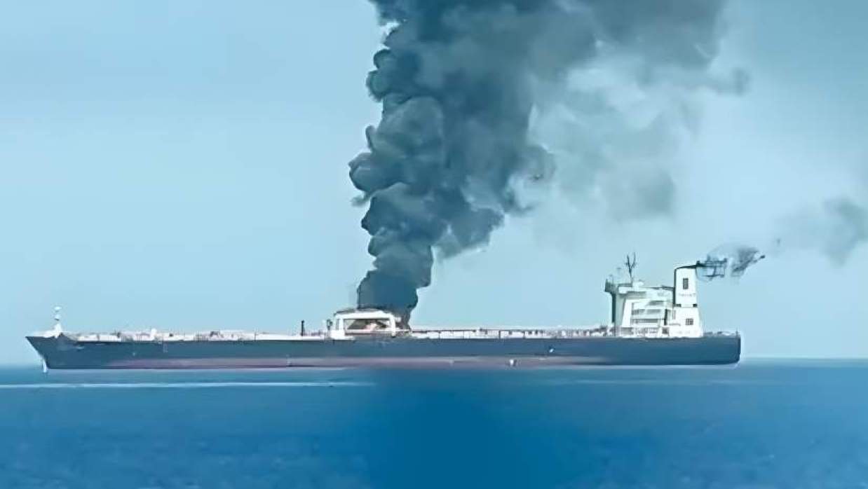  শ্রীলঙ্কা উপকূলে ইরানি জাহাজে সাবমেরিন হামলা, নিখোঁজ ১০১ 