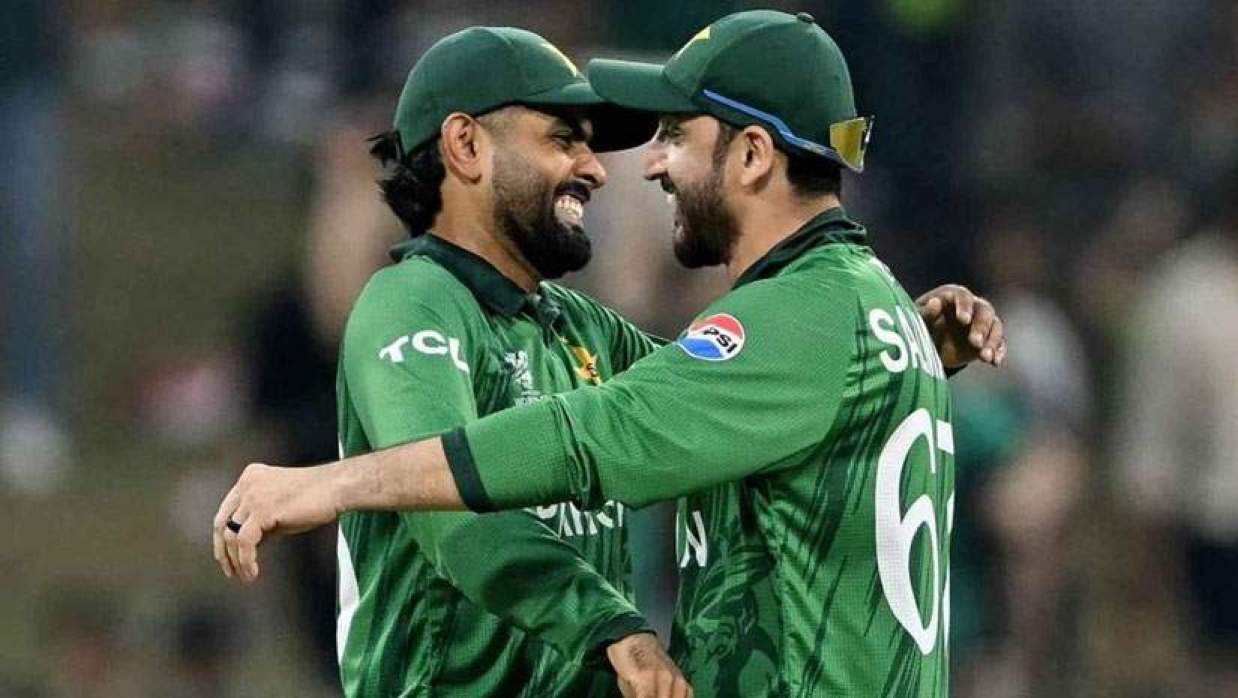 বাবর আজম ও সালমান আলি আগা 