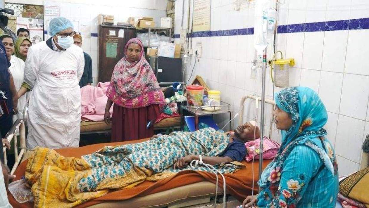 ঢামেক হাসপাতালে আকস্মিক পরিদর্শন