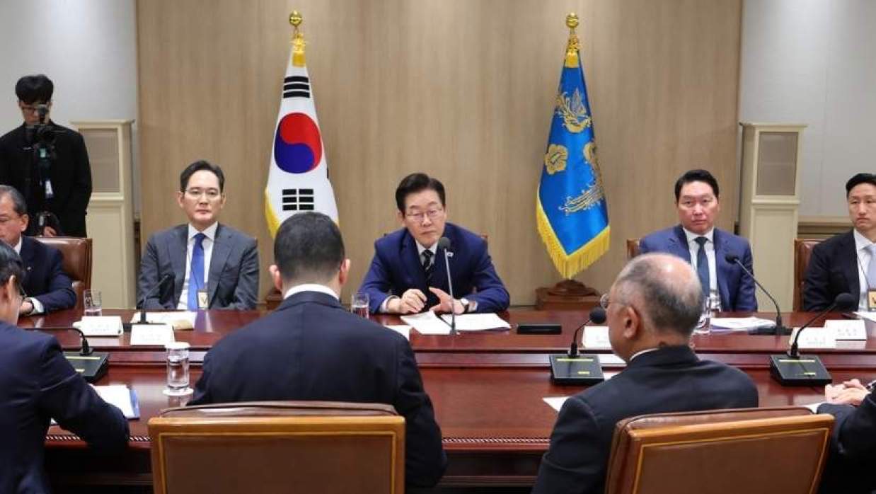 জরুরি বৈঠক ডেকেছেন দক্ষিণ কোরিয়ার প্রেসিডেন্ট