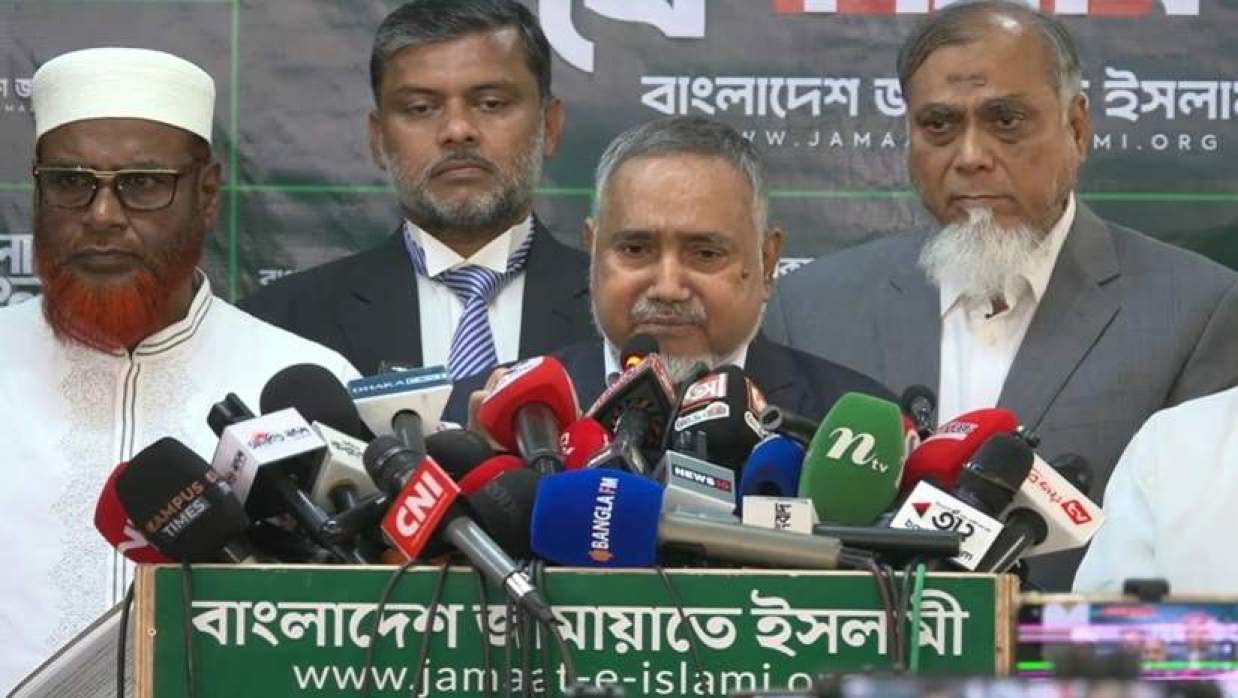 সংবাদ সম্মেলনে কথা বলছেন জামায়াতে ইসলামীর নায়েবে আমির সৈয়দ আব্দুল্লাহ মো. তাহের