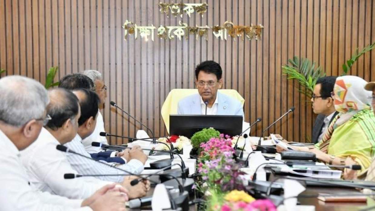  শিক্ষা এবং প্রাথমিক ও গণশিক্ষা মন্ত্রী ড. আ ন ম এহছানুল হক মিলন