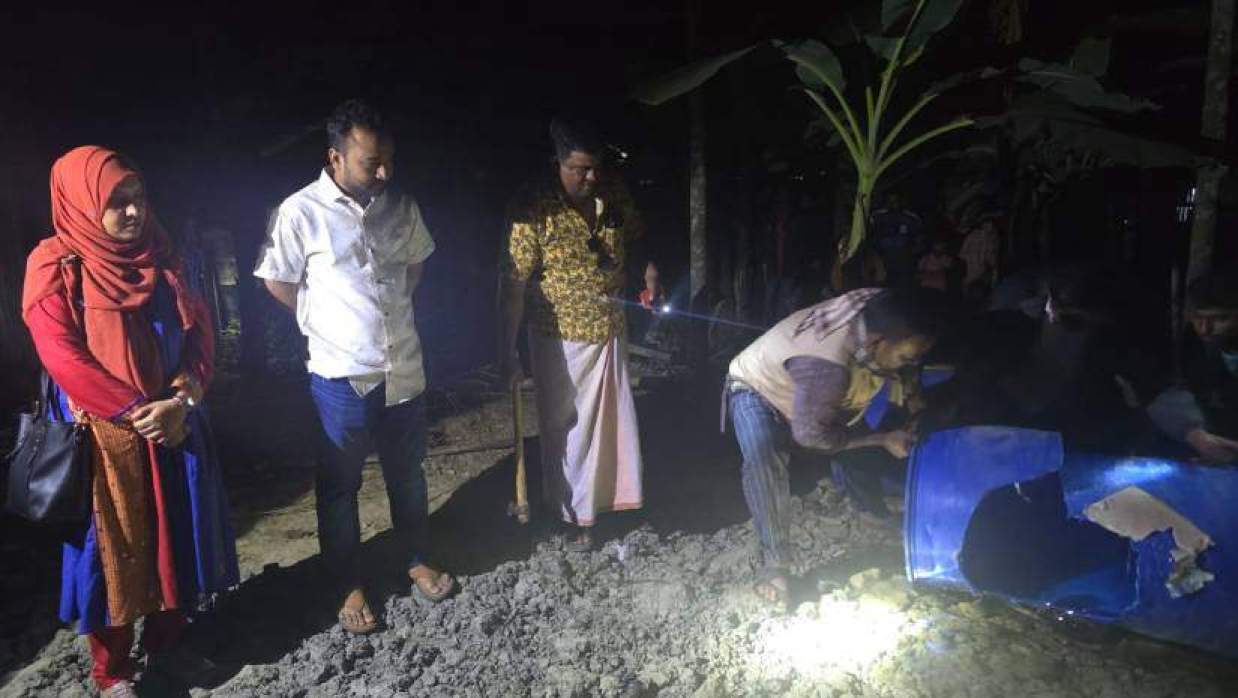 অভিযান চালিয়ে ৬ ড্রাম জেলি ধ্বংস ও ২০ হাজার টাকা জরিমানা করেছেন ভ্রাম্যমাণ আদালত