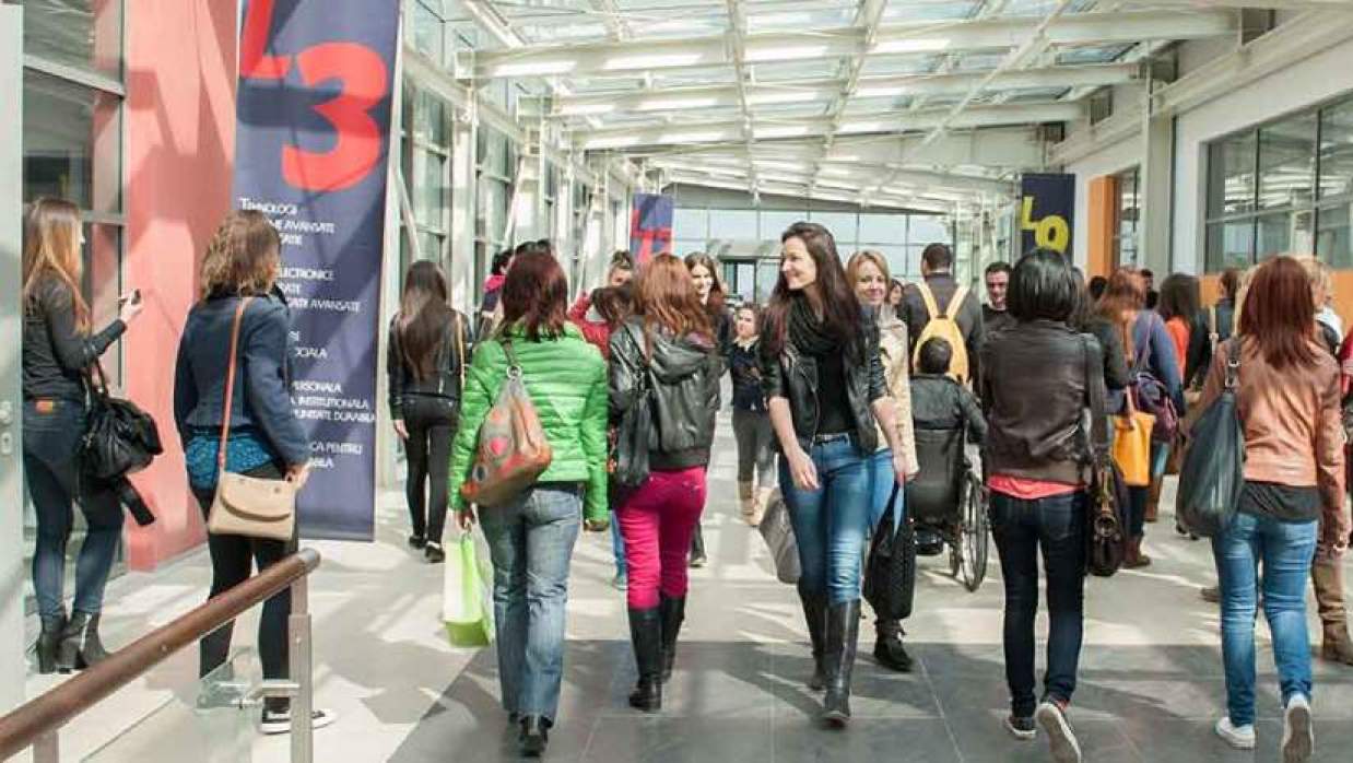 রোমানিয়ায় স্কলারশিপে স্নাতক-স্নাতকোত্তর-পিএইচডিতে পড়তে চাইলে আবেদন করুন দ্রুতই