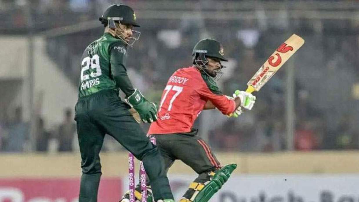 বাংলাদেশ-পাকিস্তান ম্যাচ  