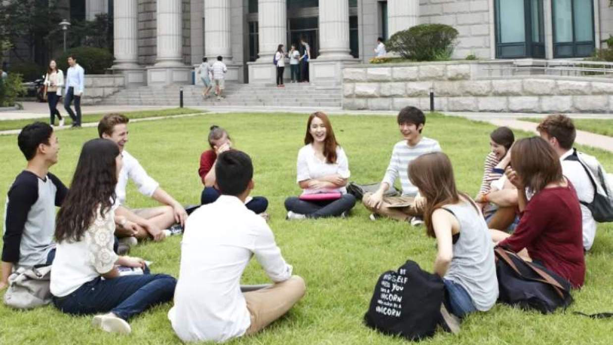 দক্ষিণ কোরিয়ায় স্কলারশিপে স্নাতকোত্তর-পিএইচডিতে পড়তে চাইলে আবেদন করুন দ্রুতই