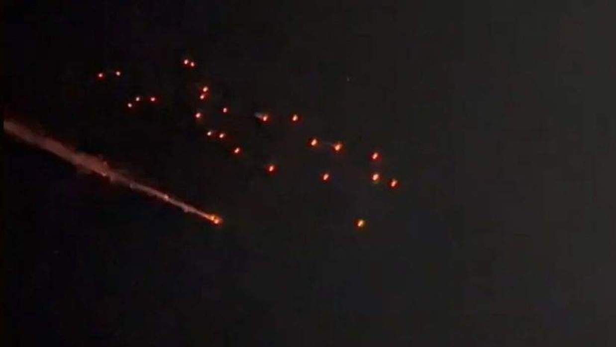 ইসরায়েলে আঘাত হেনেছে ইরানের ক্লাস্টার ব্যালাস্টিক মিসাইল