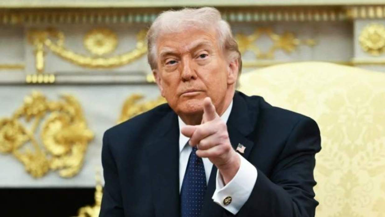 আরও এক দেশে সরকার উৎখাতের আভাস ট্রাম্পের