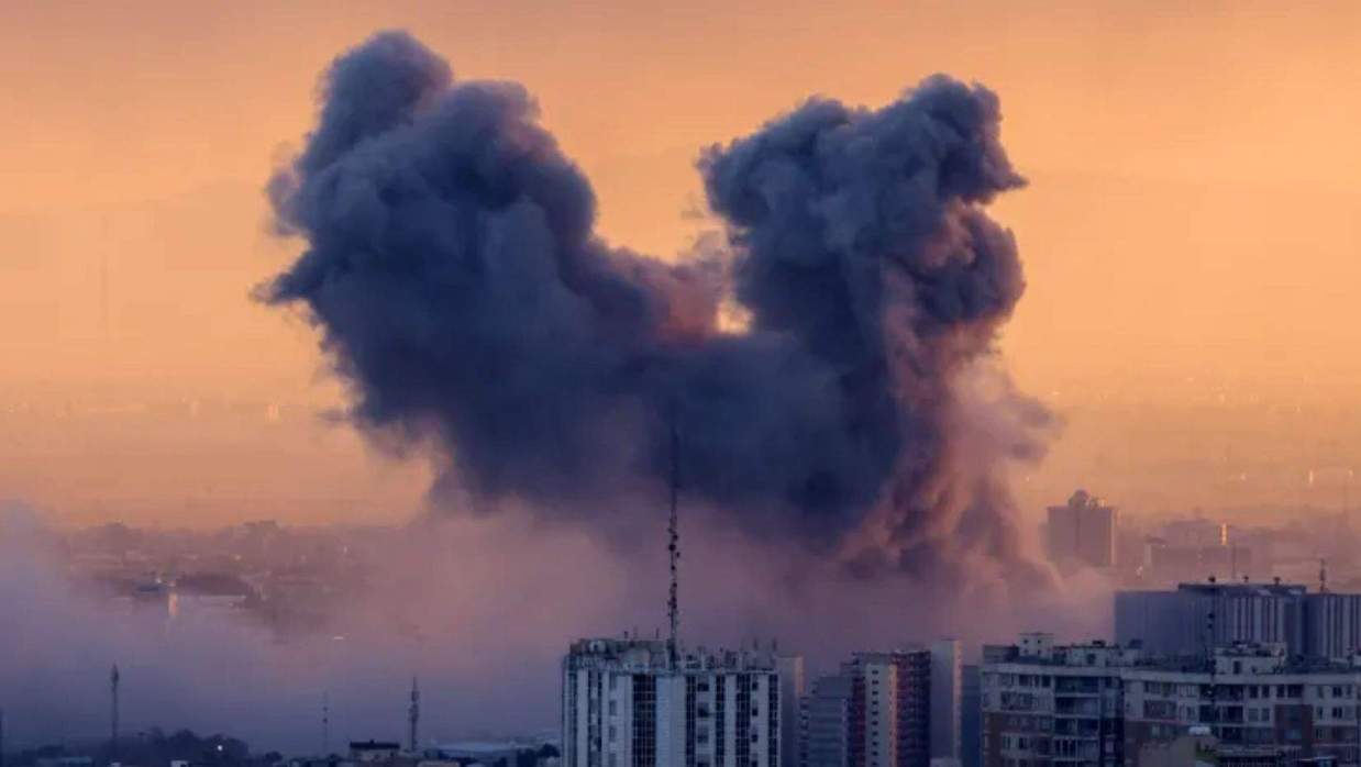 ইসরায়েলে ইরানের পাল্টা হামলা