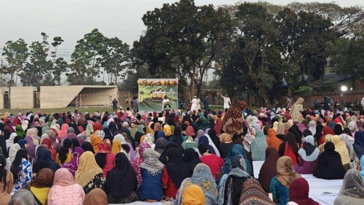 প্রায় দেড় হাজার নারী শিক্ষার্থীকে নিয়ে পৃথকভাবে বিশেষ ইফতার মাহফিলের আয়োজন করেছে ইসলামী ছাত্রশিবির