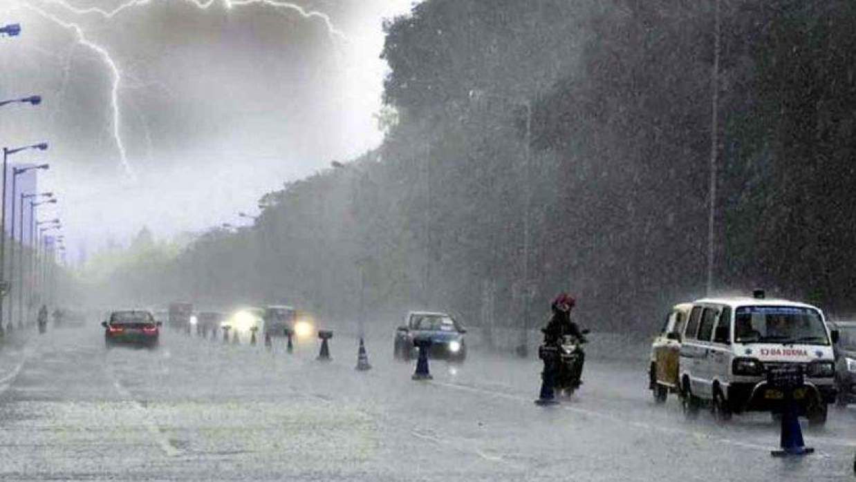 বজ্রসহ বৃষ্টি