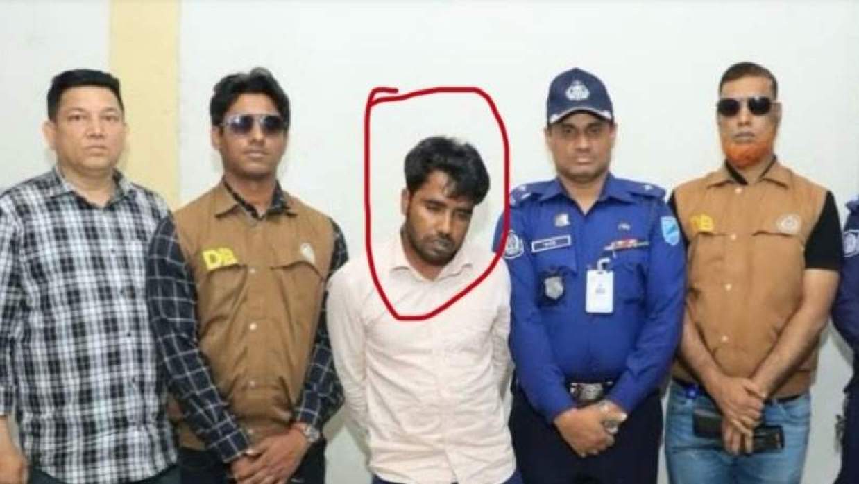 পুলিশের হাতে গ্রেপ্তার সৎ বাবা