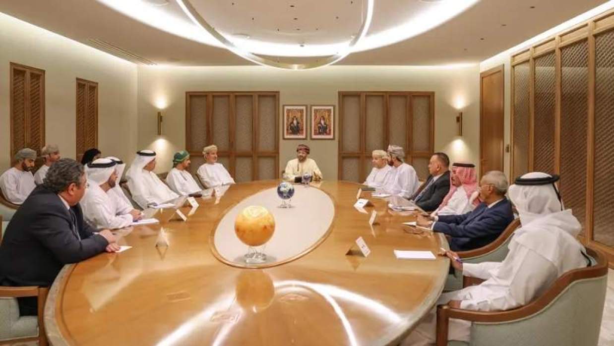 ওমানে বৈঠক