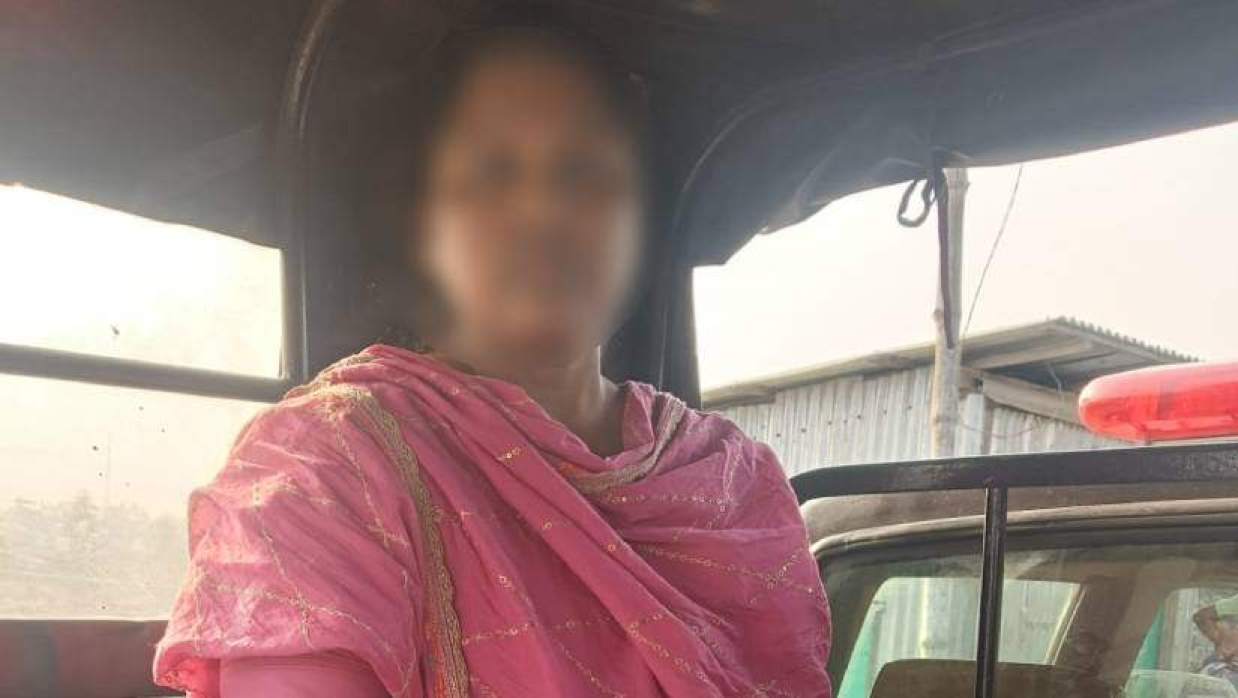 কুড়িগ্রামে পতাকা বৈঠকের মাধ্যমে বিজিবির কাছে বাংলাদেশিকে নারী হস্তান্তর