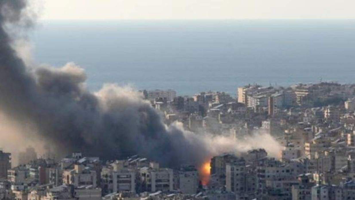 ইসরায়েলের আকাশে ধোঁয়ার কুন্ডলি