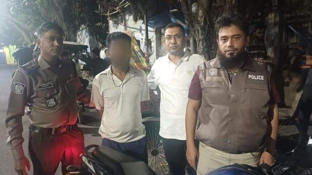 একাধিক ছিনতাই ও মাদক মামলার আসামী বার্গার বাবু গ্রেফতার