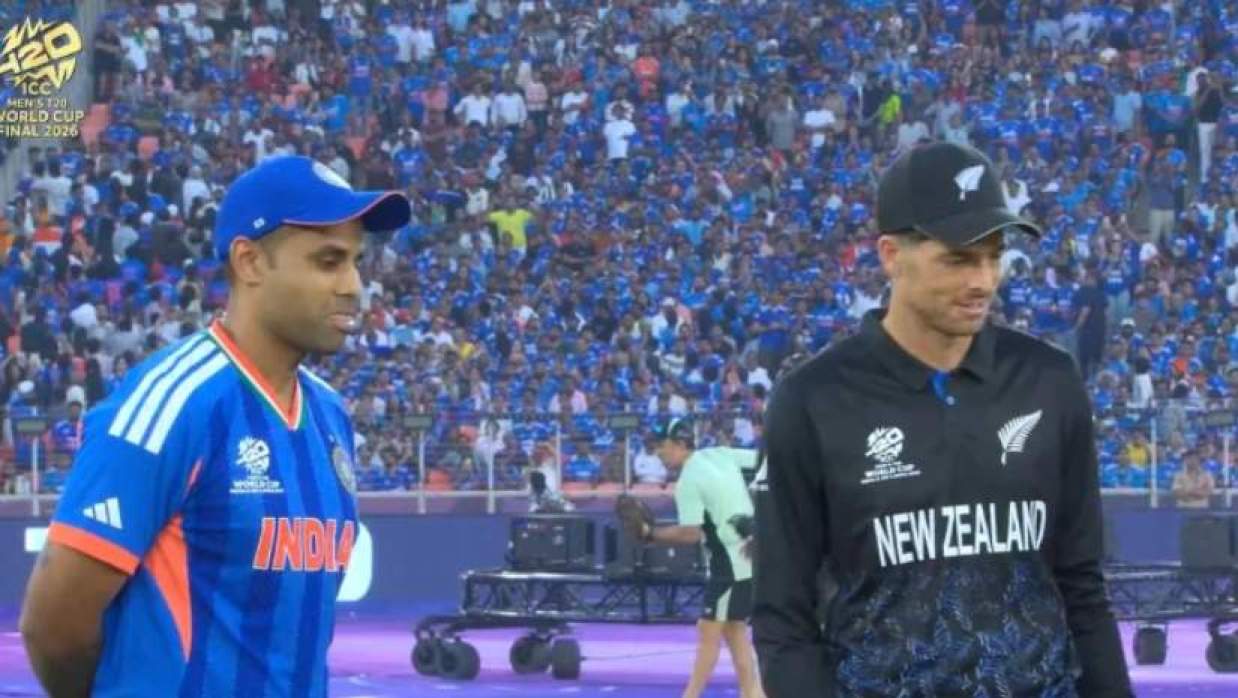 ফাইনাল ম্যাচে টসে হেরে ব্যাটিংয়ে ভারত