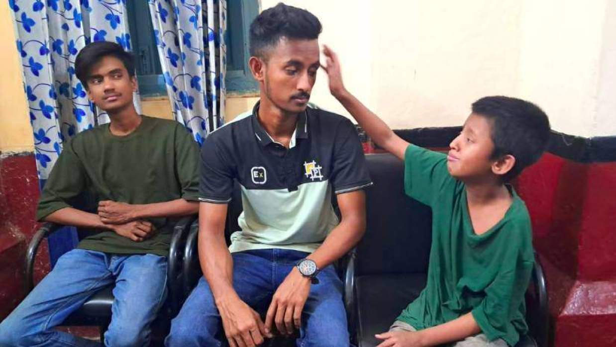 ভুলক্রমে ট্রেনে উঠে পড়েছিল শিশু আব্দুল্লাহ, অতঃপর পেরোল ৮ মাস