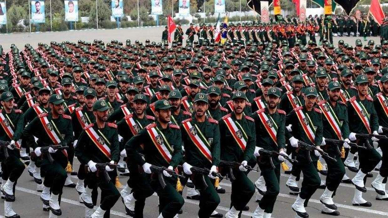 প্যারেডে আইইআরজিসির সৈন্যরা