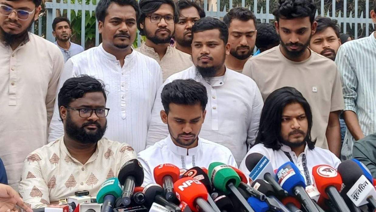 সংবাদ সম্মেলনে কথা বলছেন আসিফ মাহমুদ সজীব ভূঁইয়া