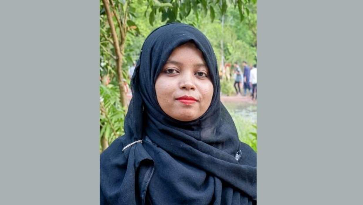  নিহত স্কুলছাত্রী 