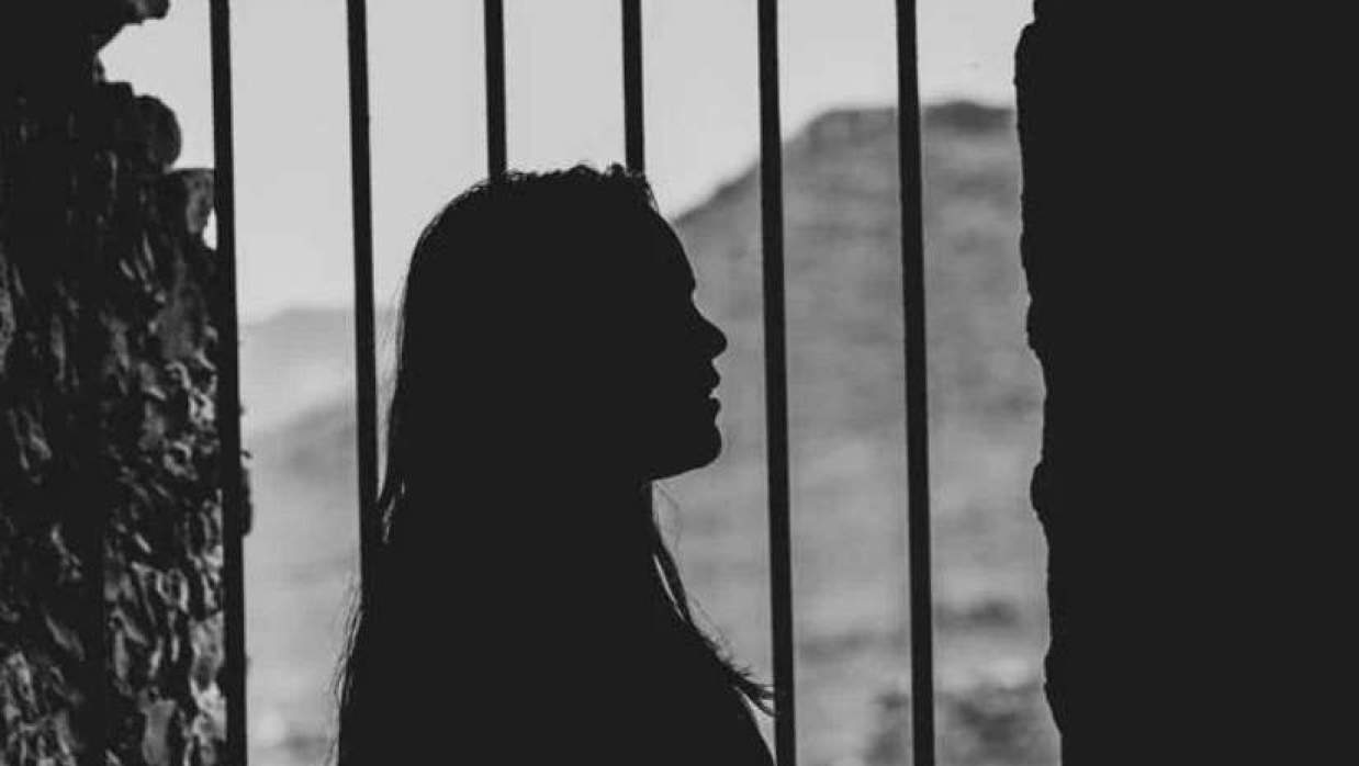 চেয়েছিলেন ধর্ষণের বিচার, হারালেন চাকরি