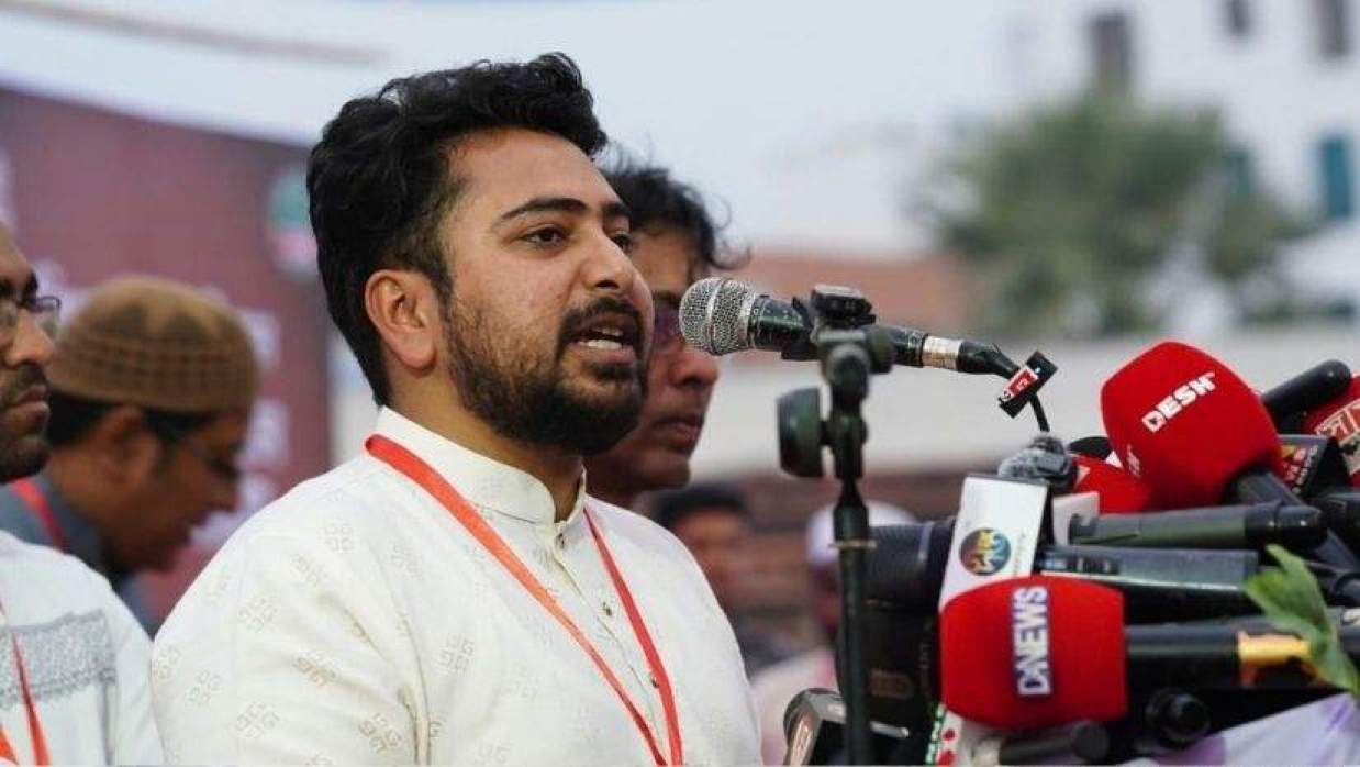 নতুন বাংলাদেশের দাবিতে সবাইকে সোচ্চার হতে হবে: নাহিদ