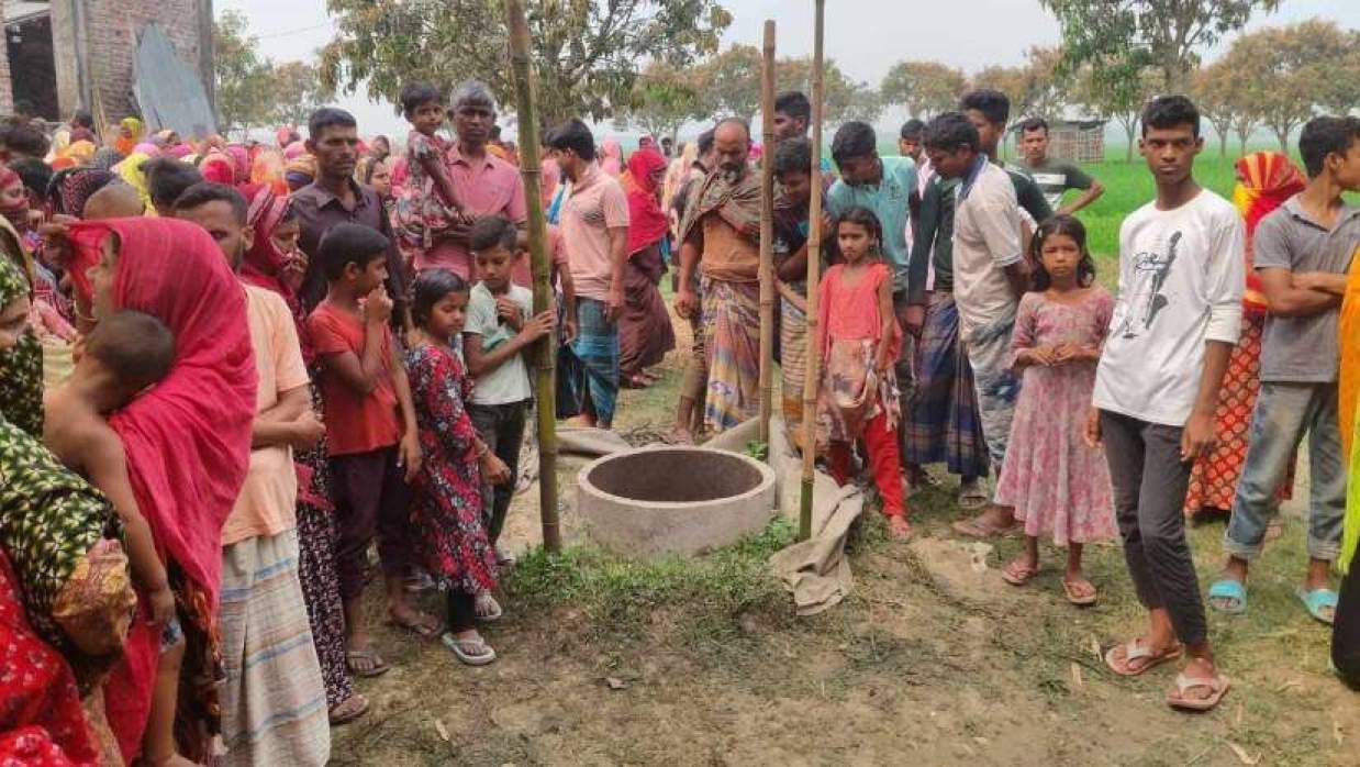 চাঁপাইনবাবগঞ্জে সেপটিক ট্যাংকে স্ত্রীর মরদেহ, আটক স্বামী