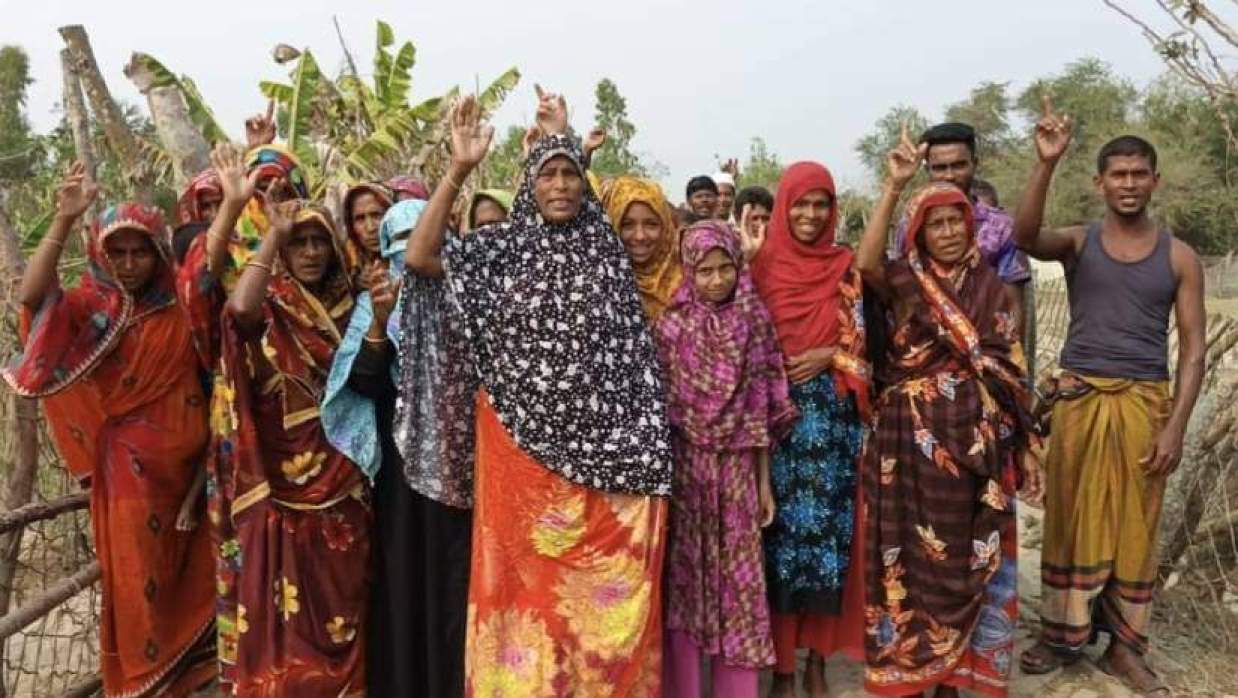 ‎চরফ্যাশনে জাহাঙ্গীর বাহিনীর অত্যাচারের প্রতিবাদে স্থানীয়দের বিক্ষোভ