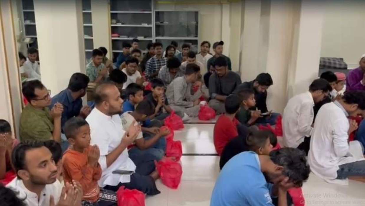 ঢাবি ছাত্রদল আয়োজিত ইফতার মাহফিলে অংশ নিয়েছেন হামিম