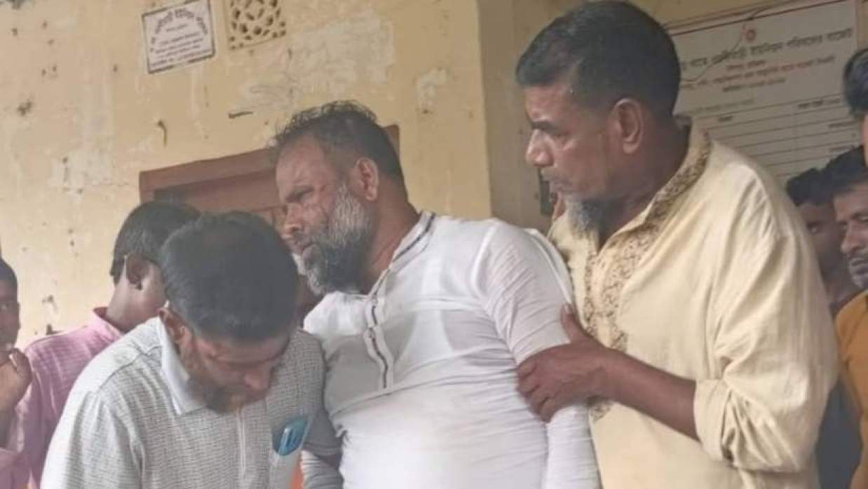 ভিজিএফ’র তালিকা তৈরিতে অনিয়মের অভিযোগ তুলে ইউপি চেয়ারম্যানের উপর হামলা