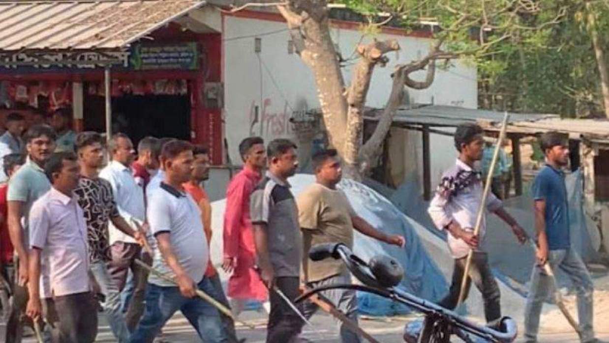 বিএনপি-জামায়াতের সংঘর্ষে অন্তত ৯ আহত হয়েছেন